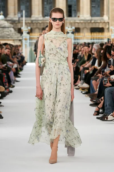 Look 17